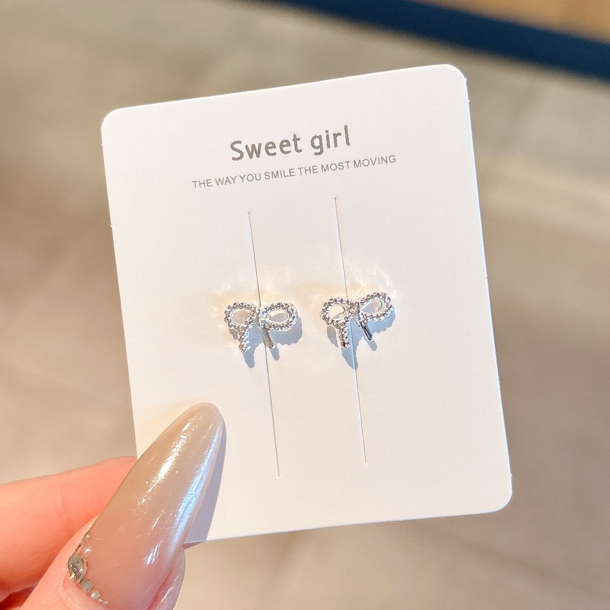 Studs 'Mini Bow' Delicate por Mayor — Cod OE609019